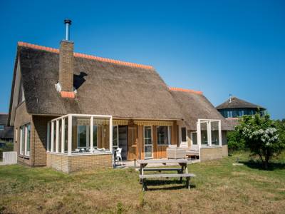 Platte Duun Ameland, duinvilla huren Ameland, vakantiehuis Nes Ameland, vakantiehuis met wasmachine en droger, vakantiehuis met sauna, villa Ameland, villa huren Ameland, ameland villa, luxe vakantievilla Ameland, luxe villa Ameland, vakantiehuis 8 personen Ameland, vakantiehuis duinen Ameland, vakantiehuis mindervalide, moderne vakantievilla, vakantiehuis met laadpaal huisje aan de duinen, huisje achter de duinen, huisje in de duinen